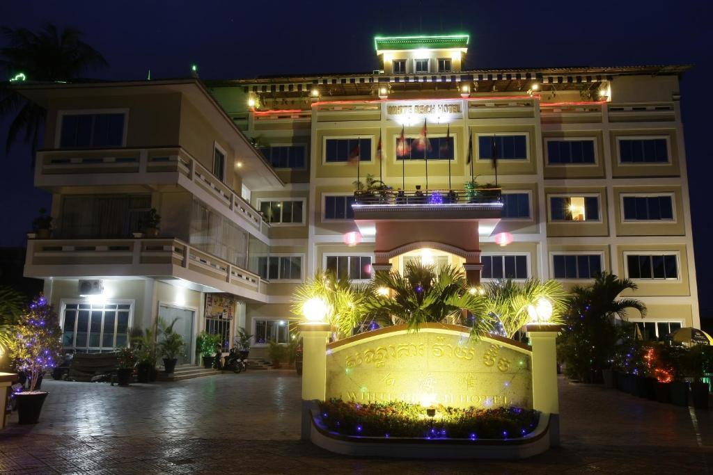White Beach Hotel Сіануквіль Екстер'єр фото