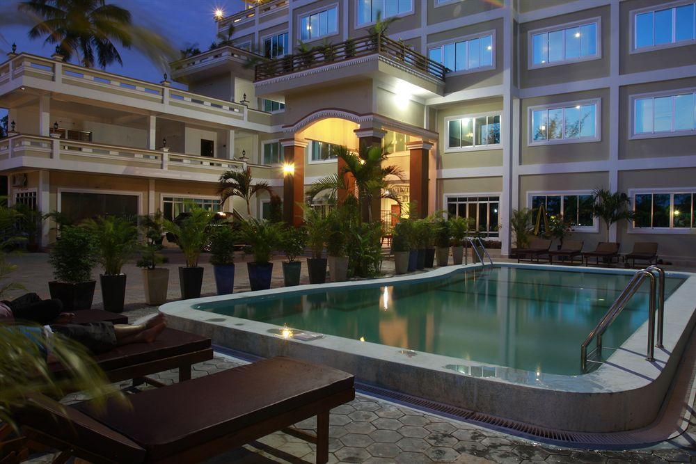 White Beach Hotel Сіануквіль Екстер'єр фото