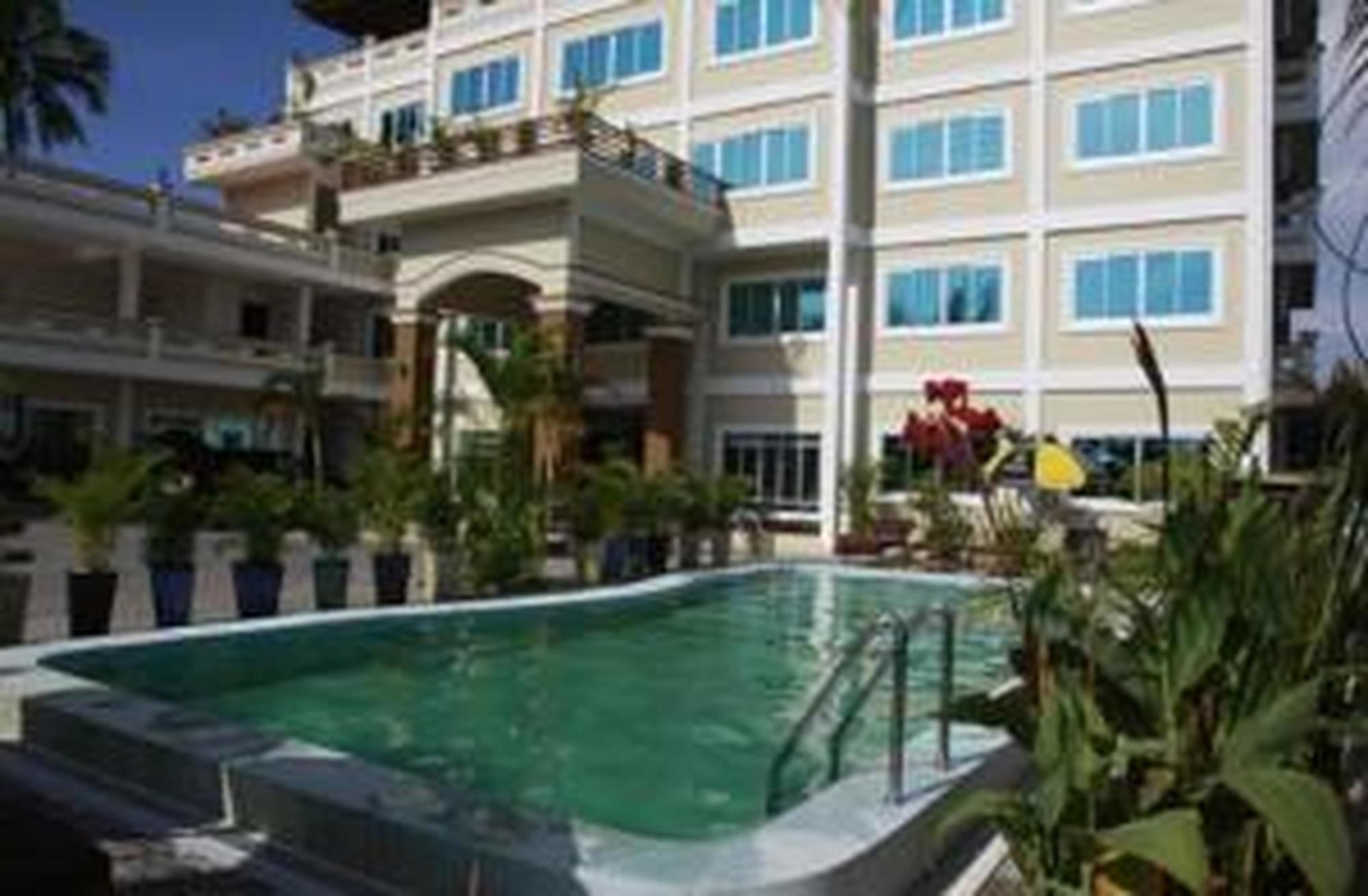 White Beach Hotel Сіануквіль Екстер'єр фото